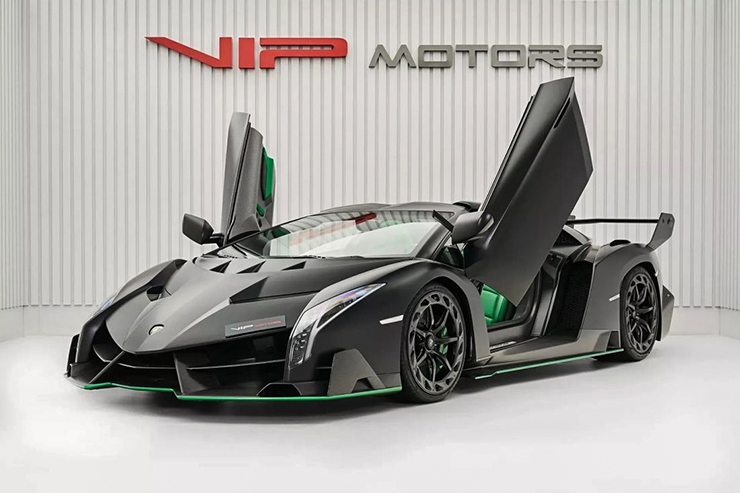 Siêu phẩm Lamborghini Veneno mui trần lên sàn đấu giá hơn 200 tỷ đồng - 4