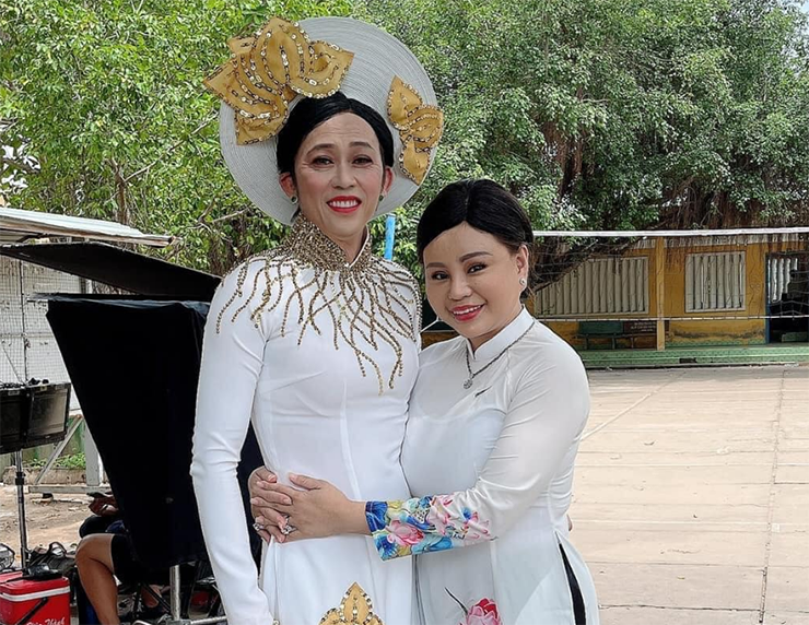 Không chỉ được Trấn Thành ưu ái, Lê Giang từng gây chú ý khi chia sẻ bản thân từng được Hoài Linh đòi cưới nhiều lần nhưng cô đều từ chối trong chương trình "Hội ngộ danh hài" phát sóng năm 2017. 
