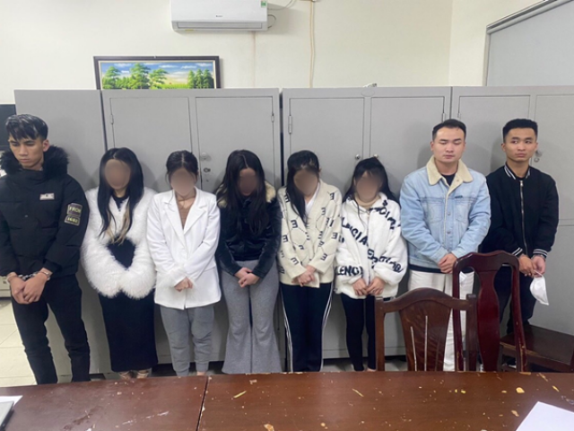 Pháp luật - Khởi tố 3 đối tượng chi 25 triệu đồng thuê nữ nhân viên quán bar về nhà "bay lắc"