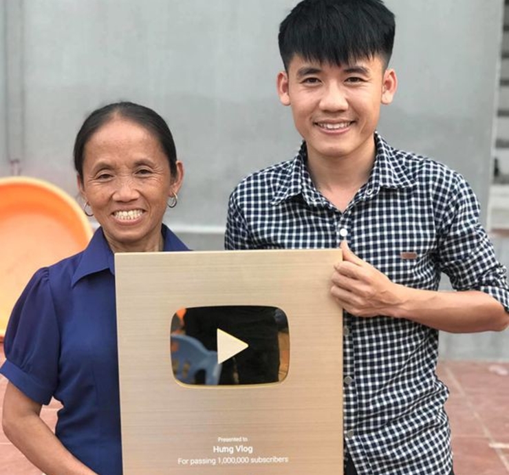 Hiện tượng mạng Bắc Giang lập một kênh YouTube khác với nội dung về ẩm thực nhưng bị dân mạng đánh giá là chưa nhiều đổi mới, gây nhàm chán.
