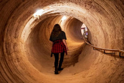 Media - Khám phá thị trấn độc lạ ngay dưới lòng đất nước Úc