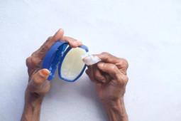 Đàn ông - Cách tẩy vết xước cho đôi giày yêu quý của bạn