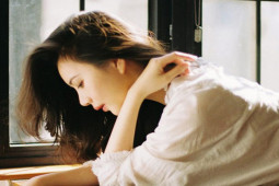 Bạn trẻ - Cuộc sống - 8 năm để mẹ già lủi thủi ăn Tết một mình vì ngại… va chạm với chồng