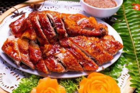 Thịt vịt bổ, mỡ vịt tốt như dầu oliu và nướng vịt bằng nồi chiên không...