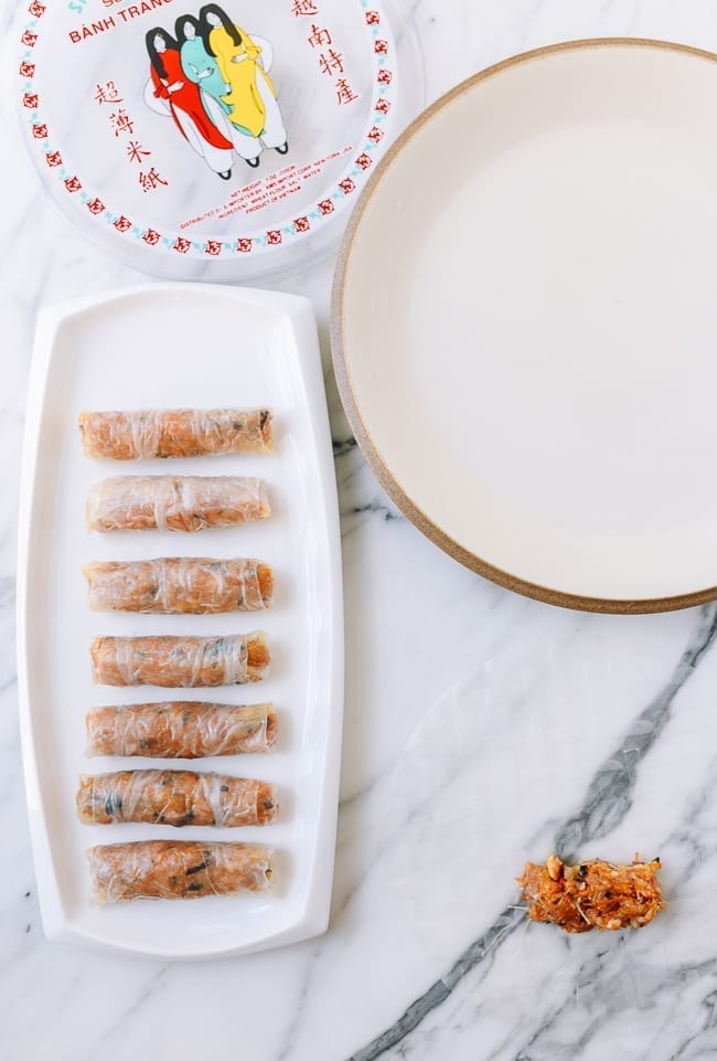 Cách làm nem cuốn đều tăm tắp - món ăn tượng trưng cho sự sung túc - 12