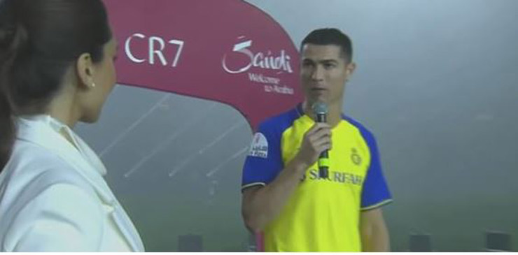 Ronaldo ra mắt Al Nassr: 25.000 CĐV chào đón siêu sao, đại tiệc ấn tượng - 3