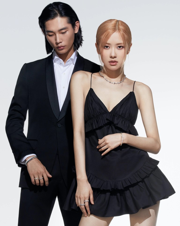 Rose của Blackpink tỏa sáng rực rỡ với trang sức kim cương phi giới tính - 1