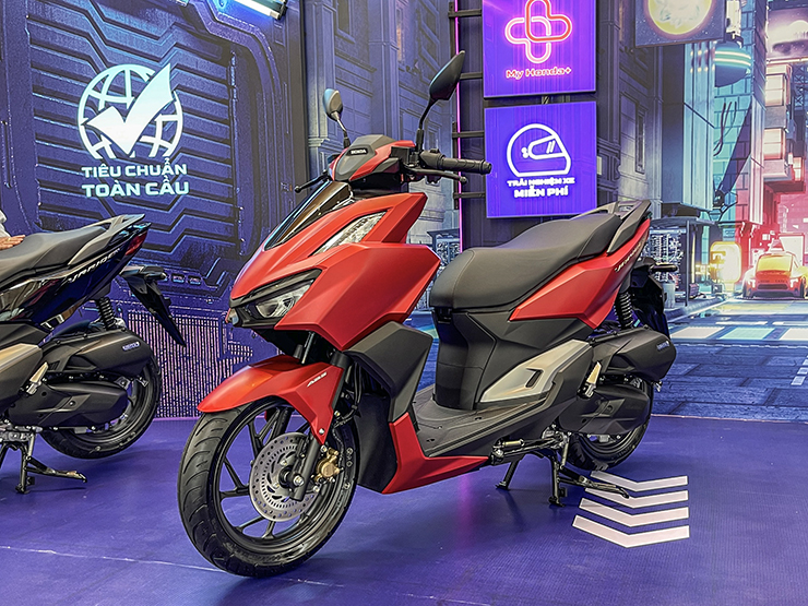 Honda Vario 160 về đại lý: Giá chênh không nhiều - 2