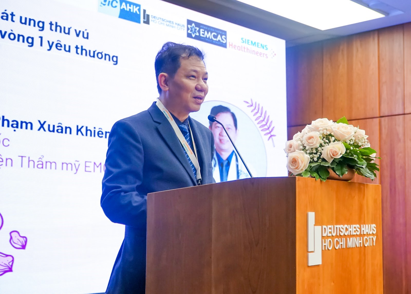 Bác sĩ Phạm Xuân Khiêm - Giám đốc Bệnh viện EMCAS chia sẻ về tầm quan trọng của việc tầm soát ung thư vú đối với phái nữ