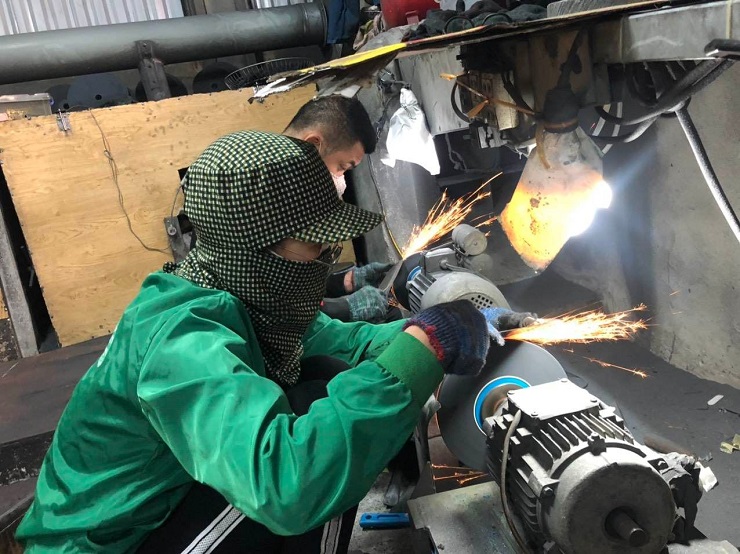 Nhờ đó, cơ sở của anh luôn có công việc đáp ứng cho 8 nhân công làm việc thường xuyên mỗi ngày