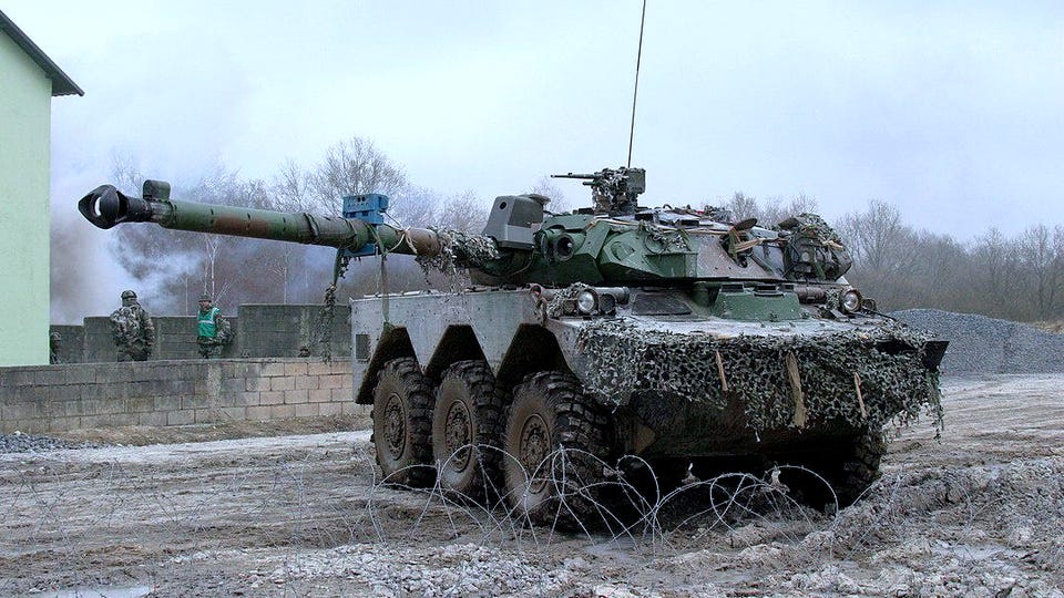 AMX-10RC được gọi là xe tăng hạng nhẹ hoặc xe bọc thép chiến đấu.