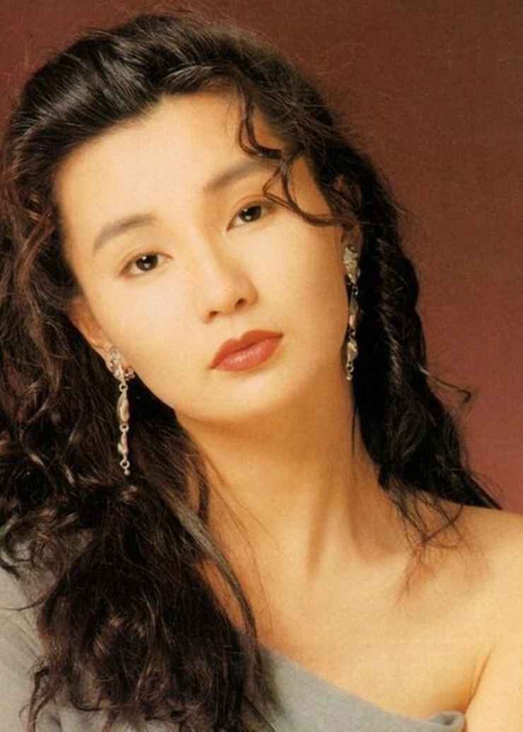 Vẻ đẹp của Trương Mạn Ngọc là sự pha trộn hoàn hảo giữa vẻ đẹp châu Á và nét hiện đại.