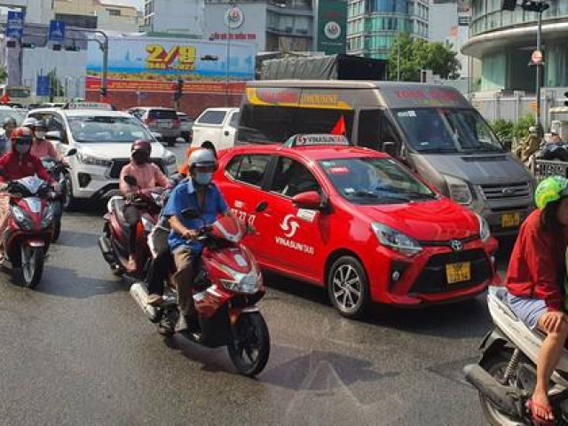 Xe máy - Xe đạp - Gửi xe ở siêu thị, không có vé giữ xe mà mất xe thì kiện ai?