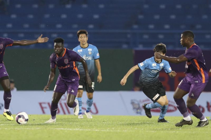 Trong vòng 3 tháng, Rimario và Moses đã chuyển bến đỗ tới 4 lần.