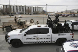 Dùng xe bọc thép cướp tù, bắn chết 10 cai ngục ở Mexico: Điều gây sốc đằng sau song sắt