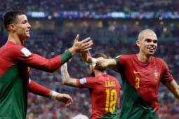 Tin mới nhất bóng đá trưa 6/1: Ronaldo mơ tái hợp Pepe, sắp ẵm 9 triệu euro