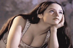 Làm đẹp - "Nàng Juliet" đi kiện vì bị ép đóng cảnh nóng tuổi 15 đẹp không chỗ chê, ai nhìn cũng say đắm