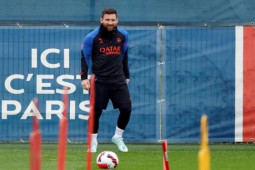 Bóng đá - Messi sánh vai Federer vĩ đại nhất, có tái xuất đá cho PSG đêm nay?