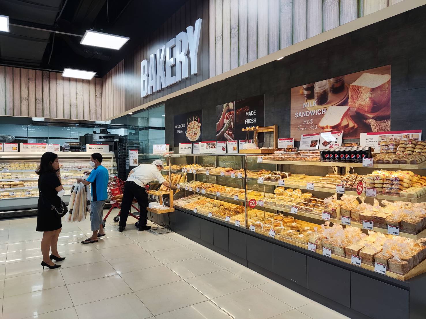 Áp dụng chương trình Mua 1 tặng 1 với bánh pizza 25cm các loại