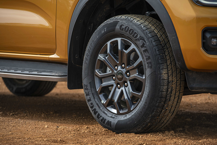 Giá xe Ford Ranger niêm yết và lăn bánh tháng 1/2023 - 7