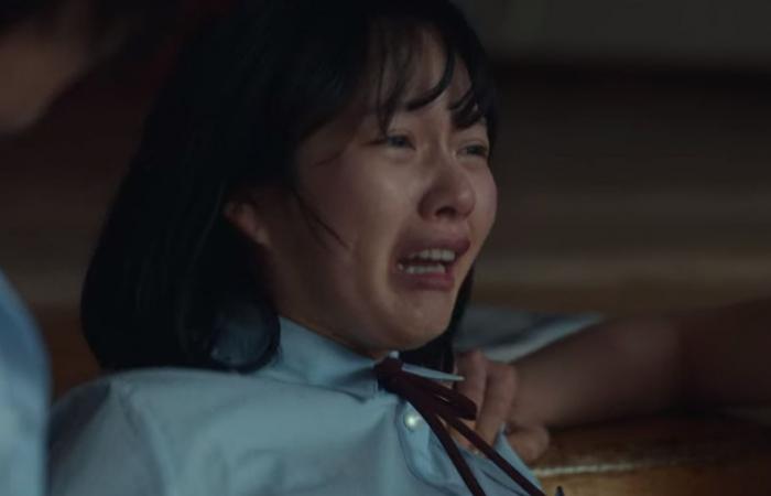Sự kiện bạo lực học đường chấn động Hàn Quốc được đưa vào phim 18+ của Song Hye Kyo - 1