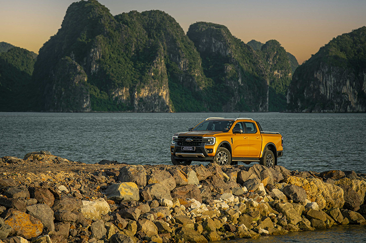 Giá xe Ford Ranger niêm yết và lăn bánh tháng 1/2023 - 2