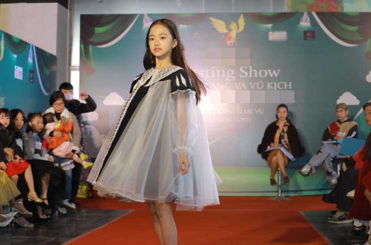 Mẫu nhí Hà Vy thể hiện sự chuyên nghiệp trong buổi casting