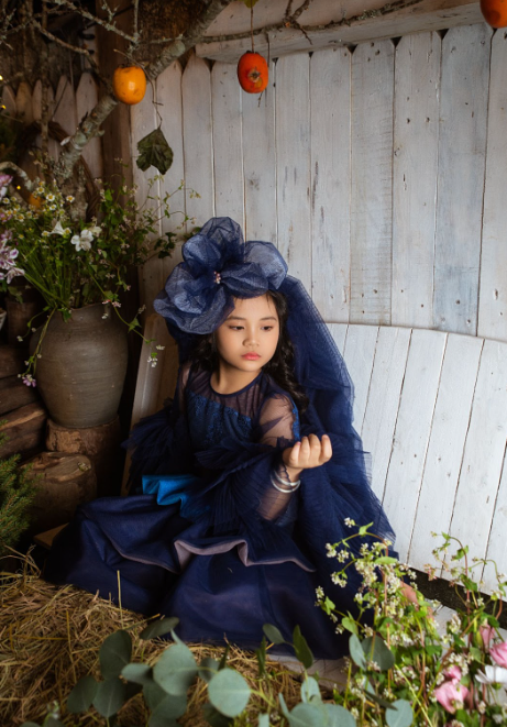 Mẫu nhí An Cát Diệp luôn gây ấn tượng trong mỗi khung hình và cả khi catwalk