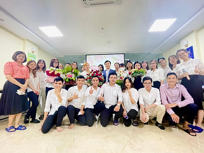 Đội ngũ nhân viên trẻ sáng tạo - có tâm và có tài