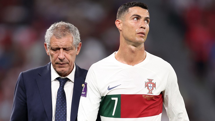 HLV&nbsp;Santos thẳng tay đẩy Ronaldo lên băng ghế dự bị ở World Cup 2022