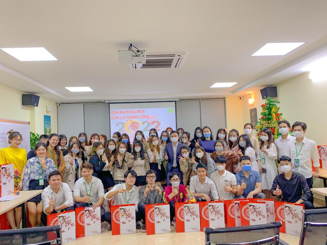 Đội ngũ nhân viên CTCP Xuất Nhập Khẩu Ánh Xuân