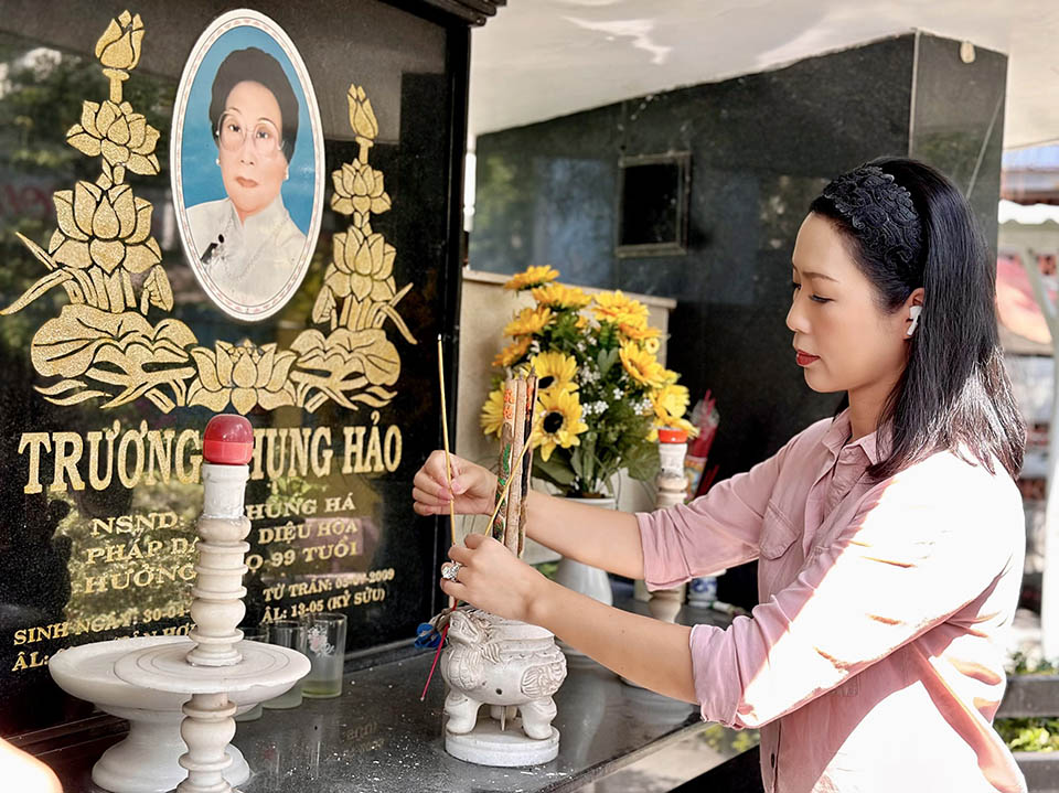 NSƯT Trịnh Kim Chi tu sửa chùa Nghệ Sĩ hơn 200 triệu - 3