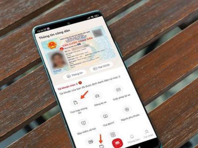 Công nghệ thông tin - Cách thêm giấy phép lái xe và thẻ bảo hiểm y tế vào ứng dụng VNeID ngay tại nhà