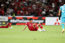 Cầu thủ Indonesia thẫn thờ vì bị ĐT Việt Nam cầm hoà ở ”chảo lửa” Bung Karno