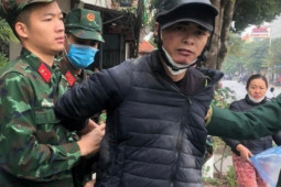 Pháp luật - Ba quân nhân dũng cảm chặn bắt tên cướp nghiện ma túy, nhiễm HIV