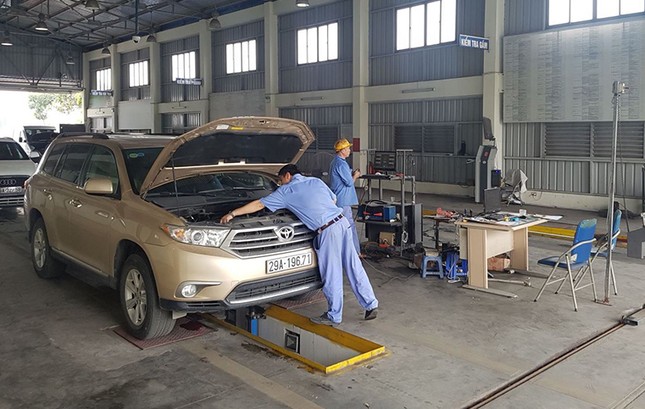 Trung tâm đăng kiểm tại TPHCM vẫn quá tải