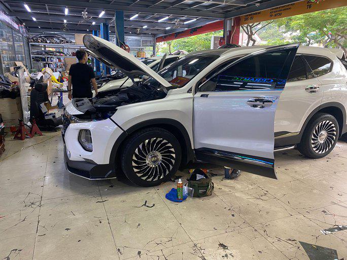 Dịch vụ tháo gỡ phụ tùng hàng độ trên xe hốt bạc