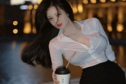 Bạn trẻ - Cuộc sống - Mỹ nữ khó che dáng người hoàn hảo trong chiếc áo sơ mi HOT nhất tuần qua