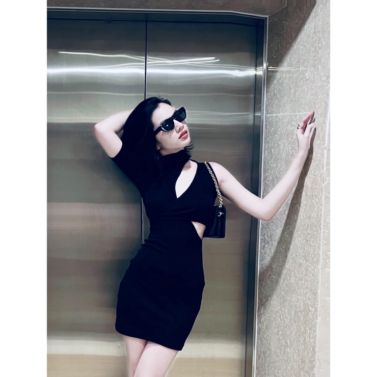 Ngoài ra, trước cửa thang máy cũng là một gợi ý không tồi.
