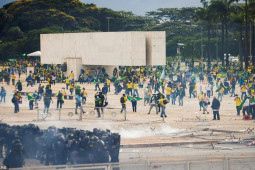 Hơn 400 người ủng hộ bị bắt giữ, cựu Tổng thống Brazil lên tiếng