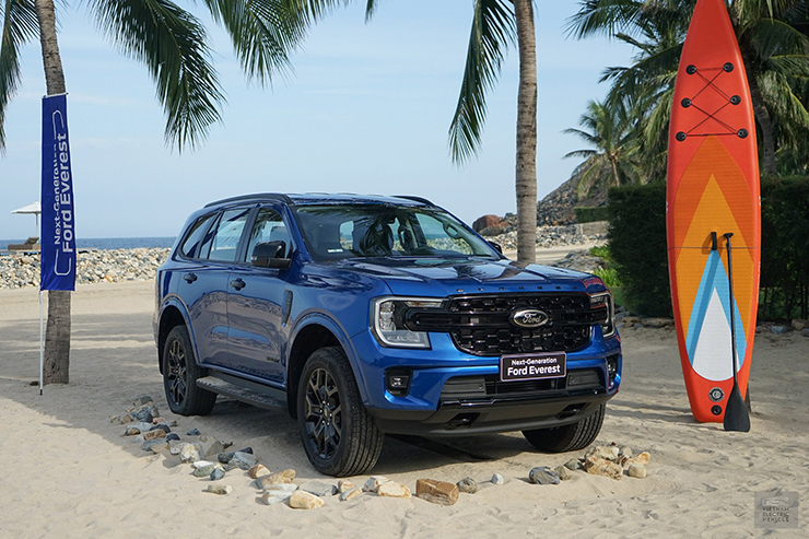 Giá xe Ford Everest niêm yết và lăn bánh tháng 1/2023 - 7