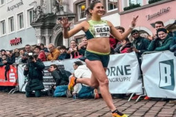 Thể thao - Sửng sốt VĐV điền kinh mang bầu 5 tháng vẫn chạy phăm phăm như thế nào?