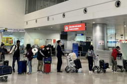 Tin tức trong ngày - Hải quan sân bay Tân Sơn Nhất lên tiếng về vụ tố "vòi tiền" khi nhập cảnh
