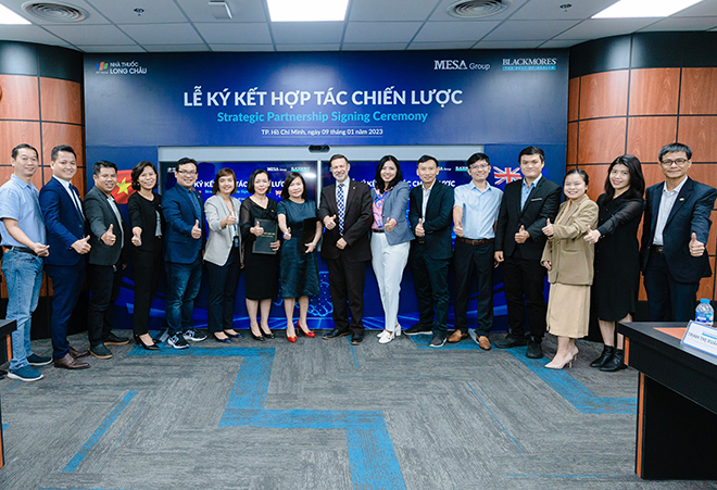 FPT Long Châu ký kết hợp tác chiến lược cùng Blackmores, chính thức phân phối các sản phẩm Blackmores chính hãng tại Việt Nam.