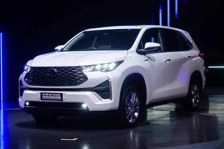 Rộ tin Toyota Innova thế hệ mới sẽ được nhập khẩu về Việt Nam - 1