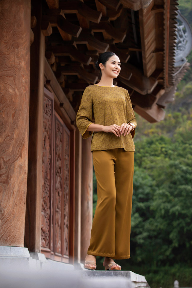 Ngọc Hân là một trong số ít nàng hậu thành công khi lấn sân kinh doanh. Ngọc Hân cũng giữ chức giám đốc đối ngoại của một tập đoàn kinh tế và phó tổng giám đốc của một công ty về bất động sản nghỉ dưỡng. Năm 2022, người đẹp còn được bầu vào Ban chấp hành của Hội hữu nghị Việt Nam - Ấn Độ thành phố Hà Nội.&nbsp; &nbsp;