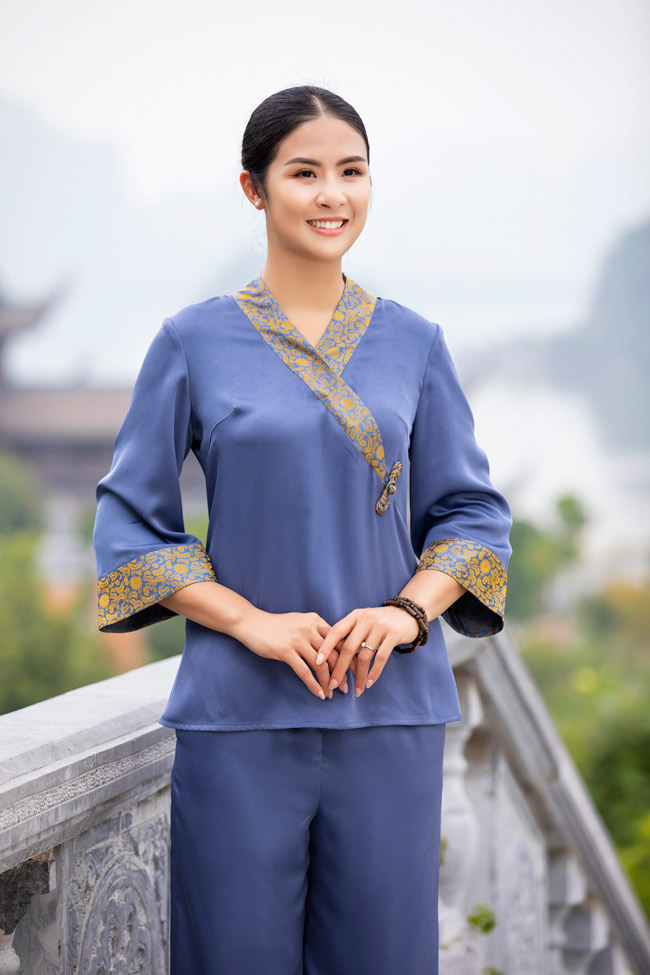 Pháp phục là trang phục dành cho việc đi chùa nên rất cần sự trang nhã, trang nghiêm.&nbsp;