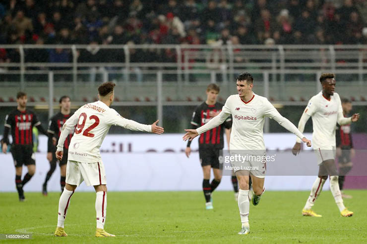 AS Roma thể hiện tinh thần không bỏ cuộc