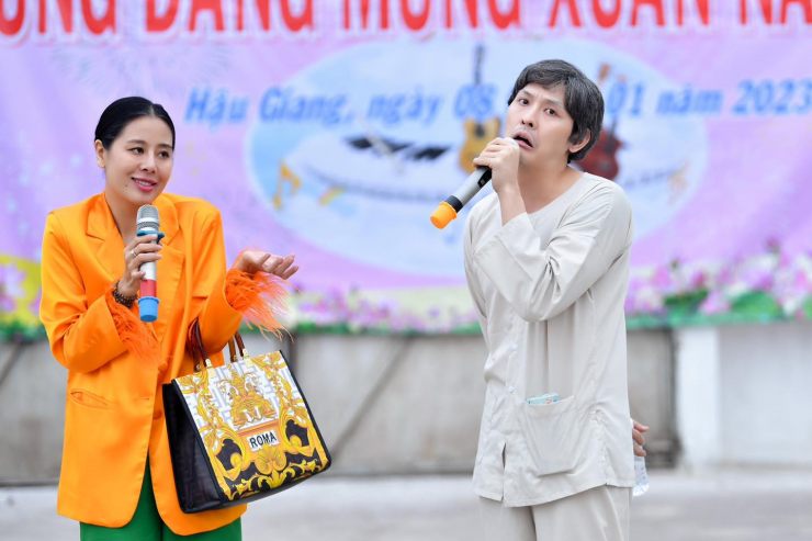 Đàm Vĩnh Hưng xuất hiện trong trại giam để làm điều này - 8