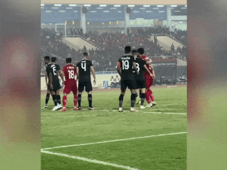 Clip cầu thủ "kịch sĩ" của Indonesia "gây nghẽn" MXH sau trận VN thắng 2-0